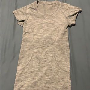 ❌sold❌Lululemon swiftly tech short sleeve
